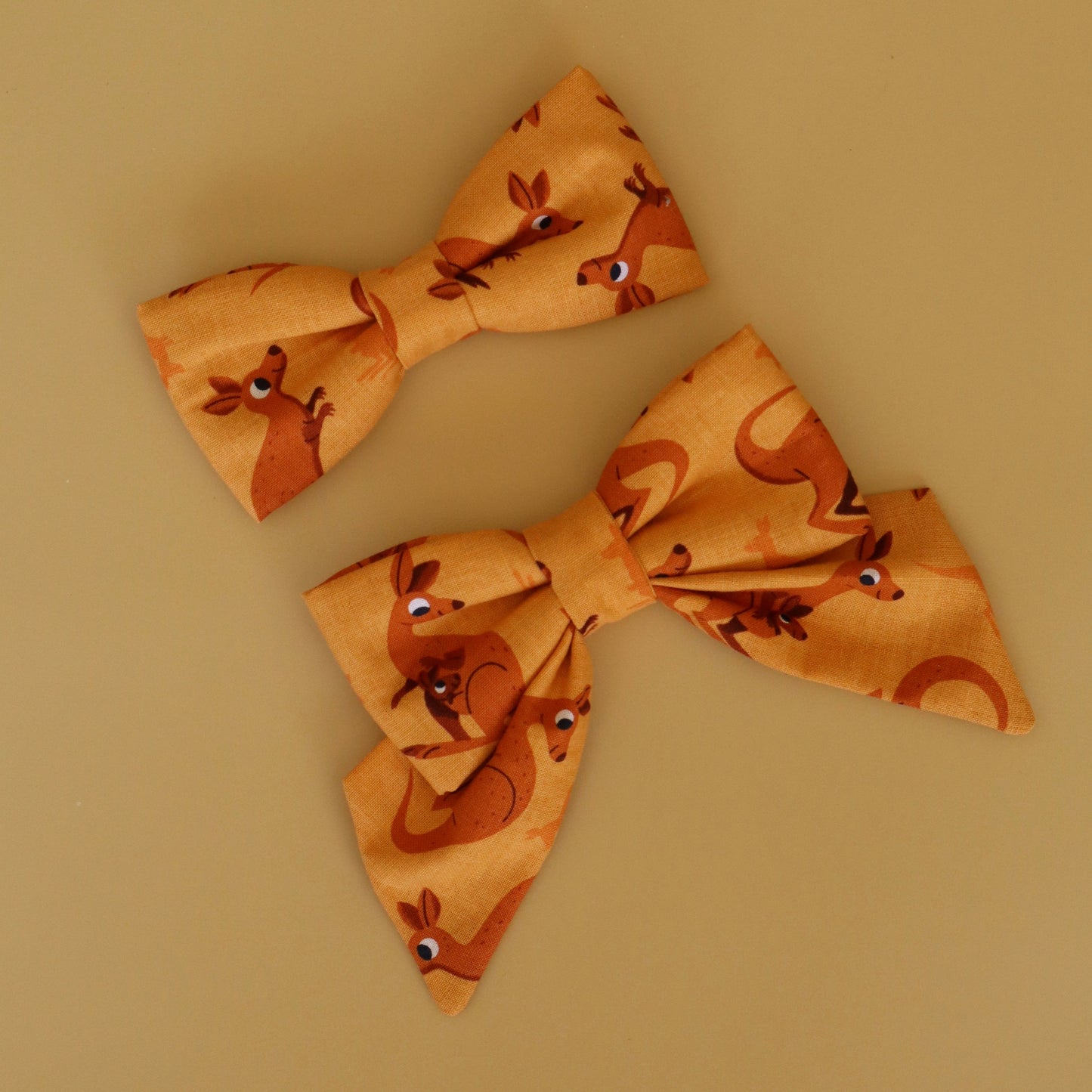 Roo Crew Collar Bows